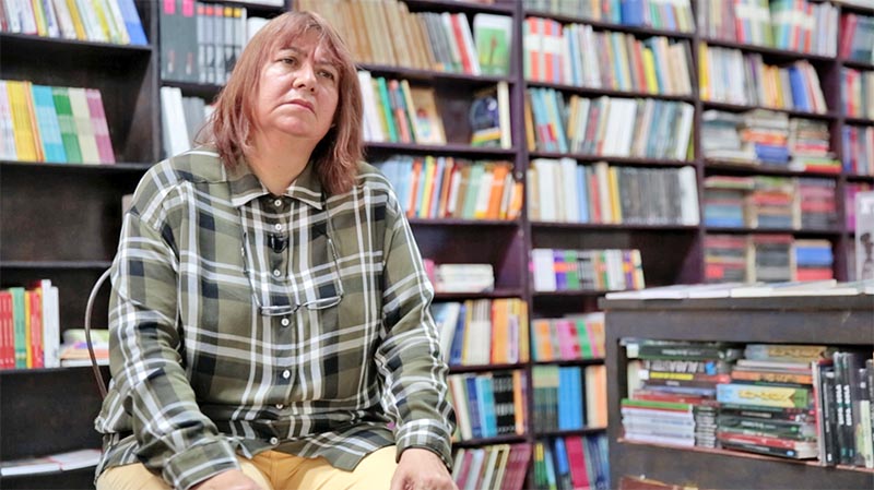 Esther Cárdenas, propietaria de la librería Andre-a, reconoce que en Zacatecas siempre se ha tenido una amplia y vasta comunidad lectora ■ FOTOS: MIGUEL ÁNGEL NÚÑEZ