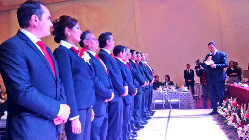 Nueva mesa directiva de la CMIC en Zacatecas, presidida por Jorge Hiriart Franco ■ FOTO: RAFAEL DE SANTIAGO