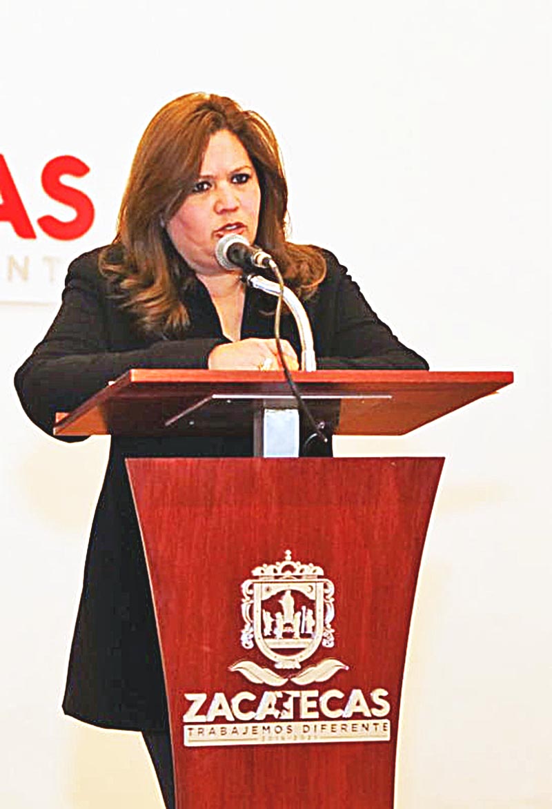 La secretaria general de Gobierno, Fabiola Gilda Torres, convocó a los medios de comunicación; no permitió preguntas ■ FOTO: LA JORNADA ZACATECAS