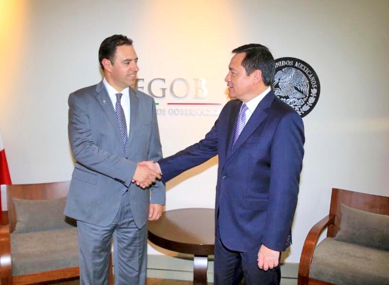 El gobernador Alejandro Tello y el secretario de Gobernación, Miguel Ángel Osorio Chong ■ FOTO: LA JORNADA ZACATECAS