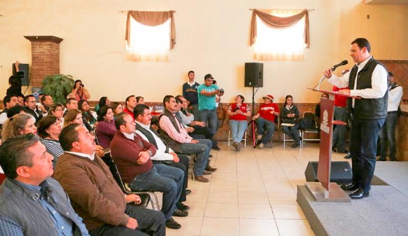 En Concepción del Oro Tello presentó el Plan Estatal de Desarrollo (PED) para la región norte ■ foto: la jornada zacatecas