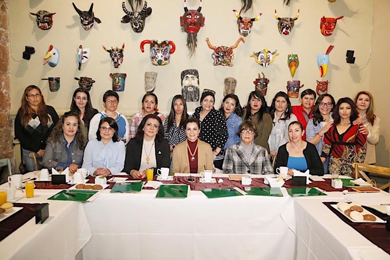 Aspecto de la mesa de trabajo con periodistas y funcionarias de la Semujer ■ FOTO: la jornada zacatecas