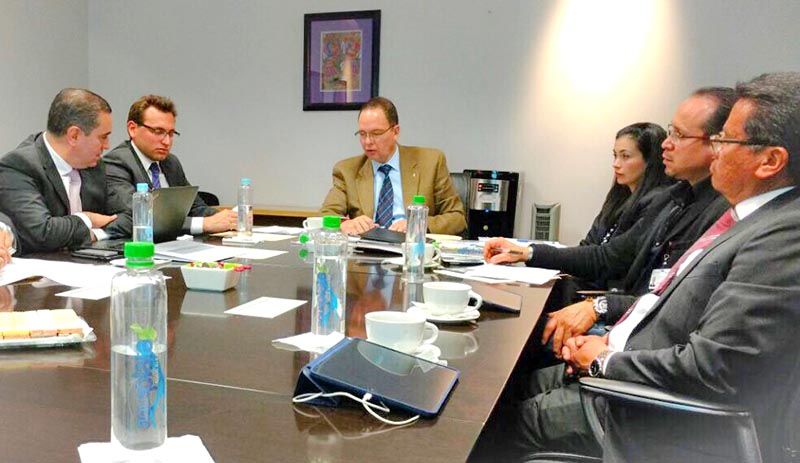 El magistrado Armando Ávalos Arellano se reunió con funcionarios estatales y federales ■ foto: la jornada zacatecas