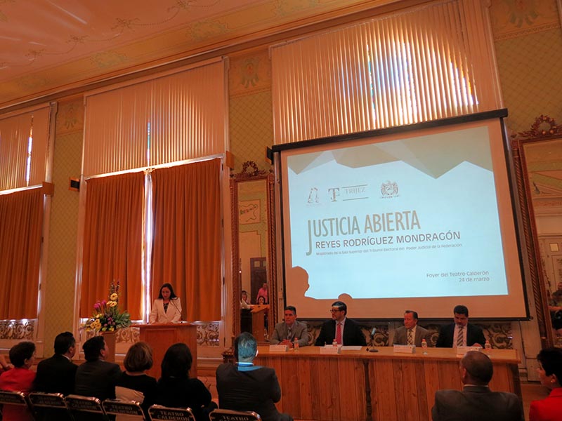 El magistrado de la Sala Superior del TEPJF, Reyes Rodríguez Mondragón, impartió la conferencia Justicia Abierta ■ foto: la jornada zacatecas