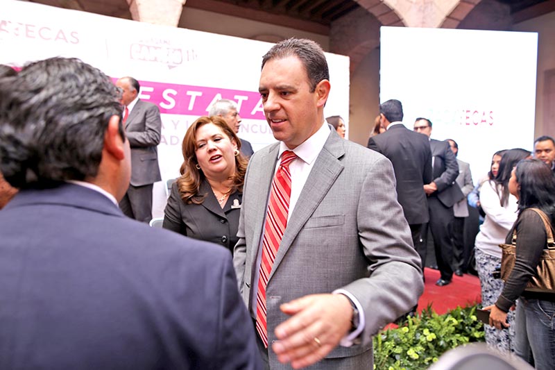 Alejandro Tello y la secretaria de Gobierno, Fabiola Torres ■ FOTO: ANDRÉS SÁNCHEZ