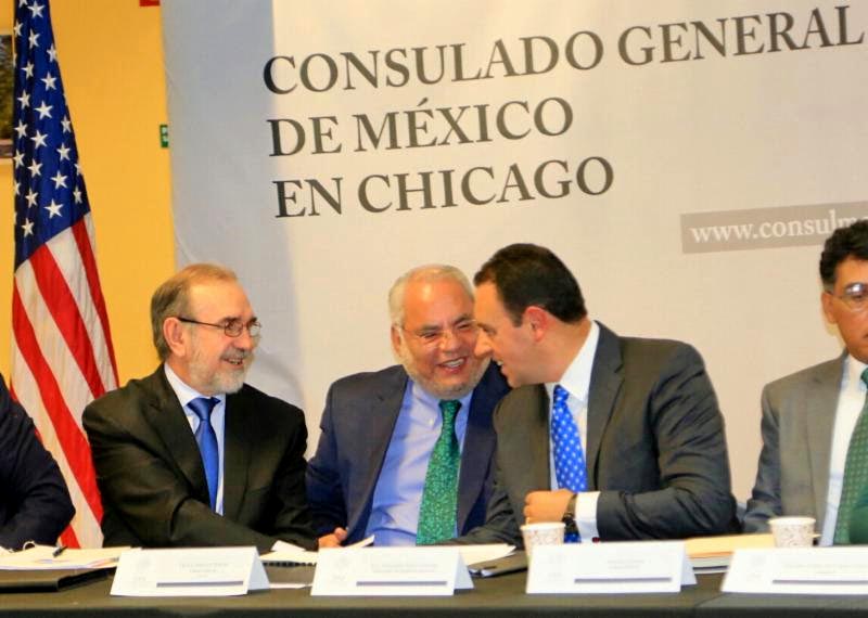 Alejandro Tello se reunió con autoridades consulares, académicos, periodistas, activistas, entre otros ■ FOTO: LA JORNADA ZACATECAS