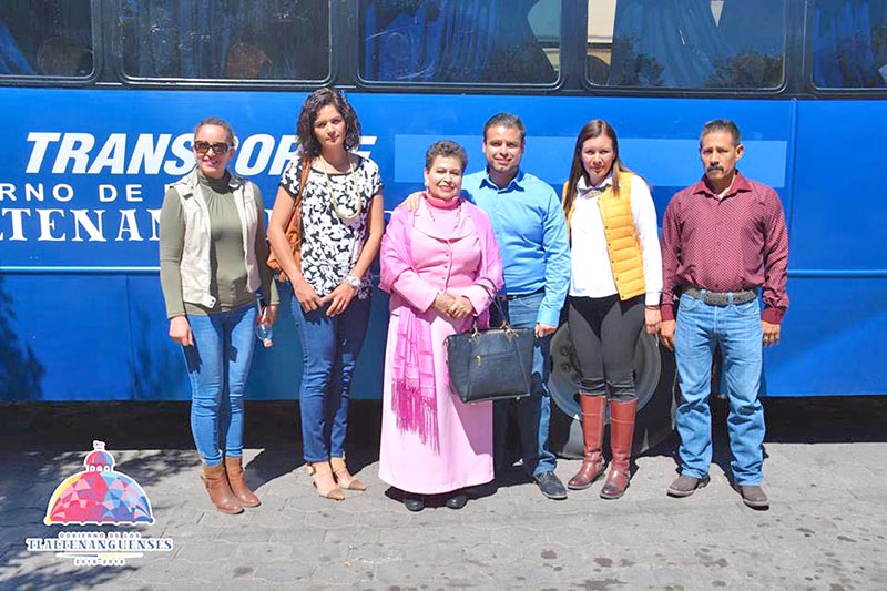 El edil Miguel Varela entregó dos autobuses y un minibús para el traslado de alumnos de las comunidades a la cabecera municipal ■ foto: francisco barba