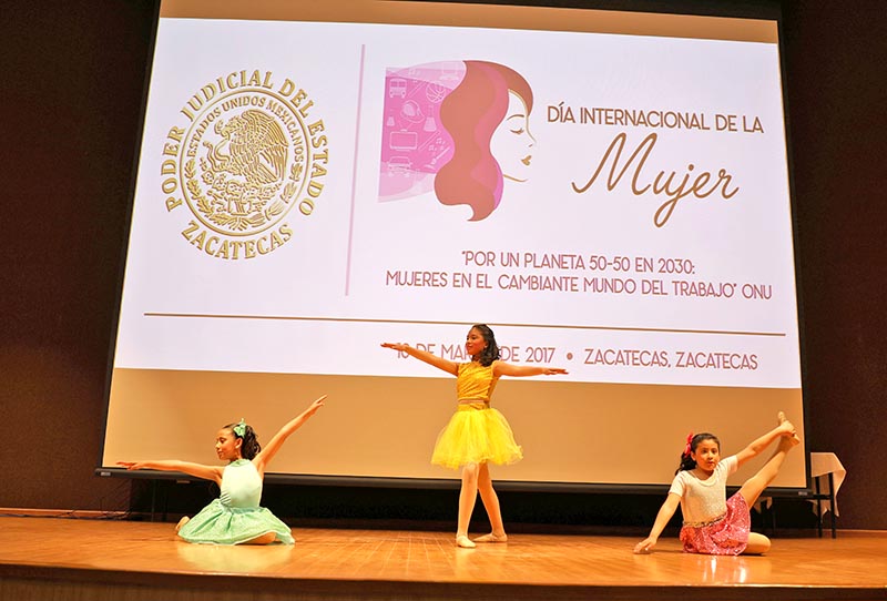 Brindaron interpretaciones musicales, bailes moderno, jazz, folclórico y clásico, entre otros ■ FOTO: LA JORNADA ZACATECAS