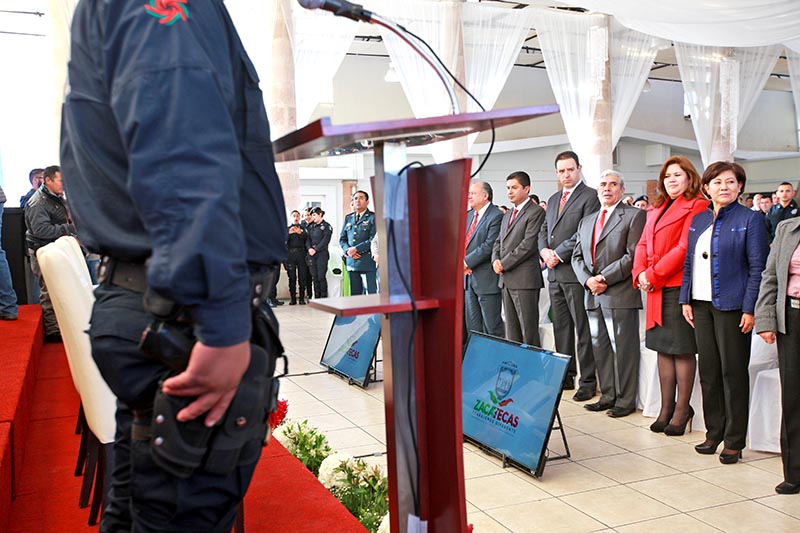 El gobernador Alejandro Tello, en imagen de enero de 2017, durante la celebración del Día del Policía ■ FOTO: LA JORNADA ZACATECAS