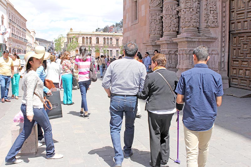 Desde este viernes aumentó el flujo de visitantes ■ FOTO: RAFAEL DE SANTIAGO