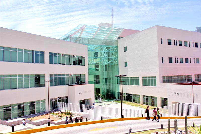 Exterior del Hospital General de Zacatecas “Luz González Cosío” ■ FOTO: LA JORNADA ZACATECAS