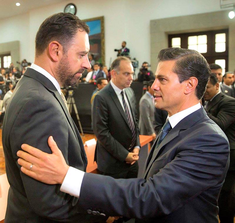 El gobernador Alejandro Tello saludó al Presidente después del acto oficial n foto: la jornada zacatecas