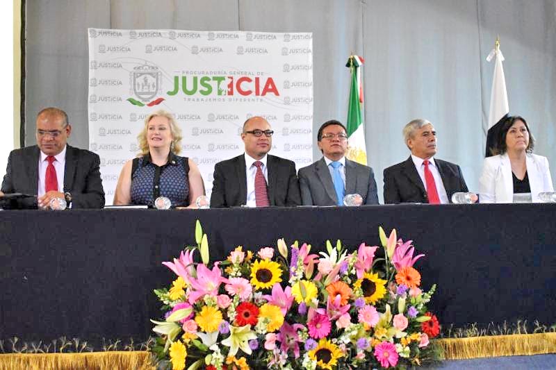 En la Unidad Académica de Derecho de la UAZ se llevó a cabo el foro denominado El Juicio Oral en Zacatecas ■ FOTO: LA JORNADA ZACATECAS