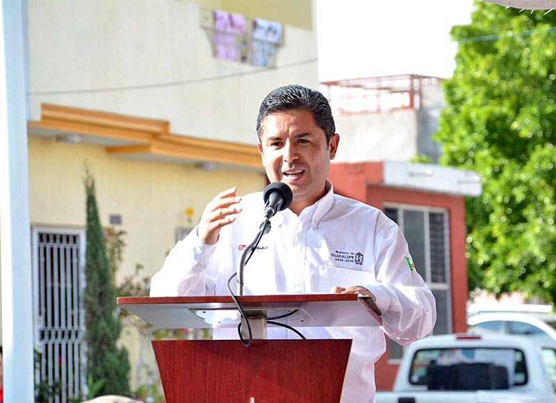Refrenda Enrique Guadalupe Flores compromiso con la transparencia ■ FOTO: LA JORNADA ZACATECAS