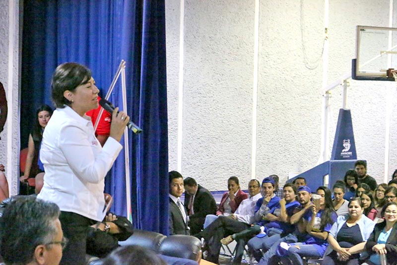 La alcaldesa inauguró la Semana del Estudiante Mapache en el ITZ ■ FOTO: LA JORNADA ZACATECAS