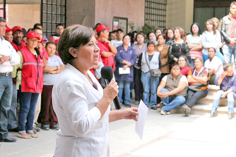 La presidenta municipal de Zacatecas, Judit Guerrero López, dialogó este lunes con servidores públicos ■ FOTO: LA JORNADA ZACATECAS