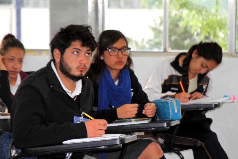 Las autoridades descuidan a los estudiantes y en ocasiones ellos mismos ignoran sus derechos ■ FOTO: LA JORNADA ZACATECAS