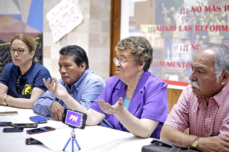 Integrantes de la Asamblea Estatal de las Resistencias Civiles y Ciudadanas ofrecieron una conferencia de prensa n foto: andrés sánchez