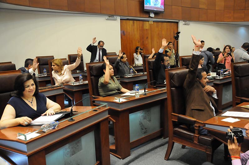 Después de la votación, se suspendió la sesión de la Legislatura por falta de quorum ■ foto: la jornada zacatecas