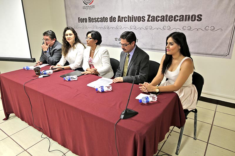 La 62 Legislatura local, la UAZ y el Instituto Zacatecano de Cultura (IZC) realizaron el foro Rescate de Archivos Zacatecanos ■ FOTO: ANDRÉS SÁNCHEZ