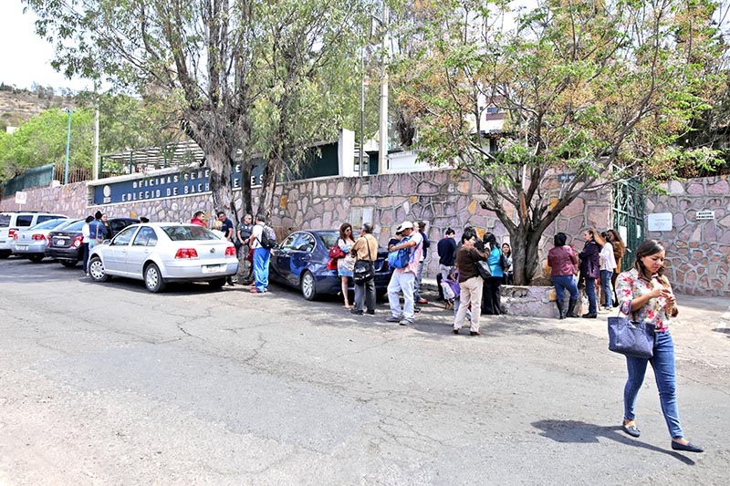 En marzo pasado personal sindicalizado bloqueo las oficinas del Colegio de Bachilleres de Zacatecas ■ FOTO: ANDRÉS SÁNCHEZ