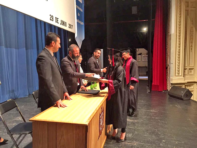 Aspecto de la entrega de los certificados n foto: la jornada zacatecas
