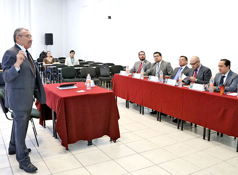 El juez J. Ascención Carranza Martínez presentó la tesis “La participación en conductas delictivas” n foto: la jornada zacatecas