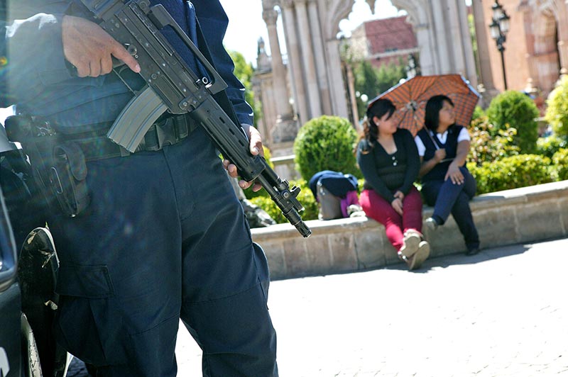 Según Inegi, en promedio los policías reciben 28.4 pesos por cada hora trabajada n foto: la jornada zacatecas