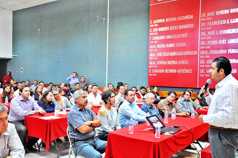 Roberto Luévano aseveró que “hay piso parejo” para los interesados en participar en el proceso de renovación n foto: la jornada zacatecas