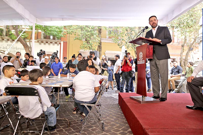 Este lunes el gobernador Alejandro Tello inauguró los cursos denominados “Mis Vacaciones en la Biblioteca” n fotos: andrés sánchez