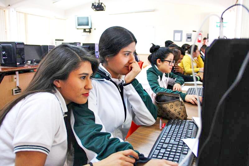 Durante el ciclo escolar 2016-2017 egresaron 4 mil 316 estudiantes de los 40 planteles y cinco extensiones del Cobaez n foto: la jornada zacatecas