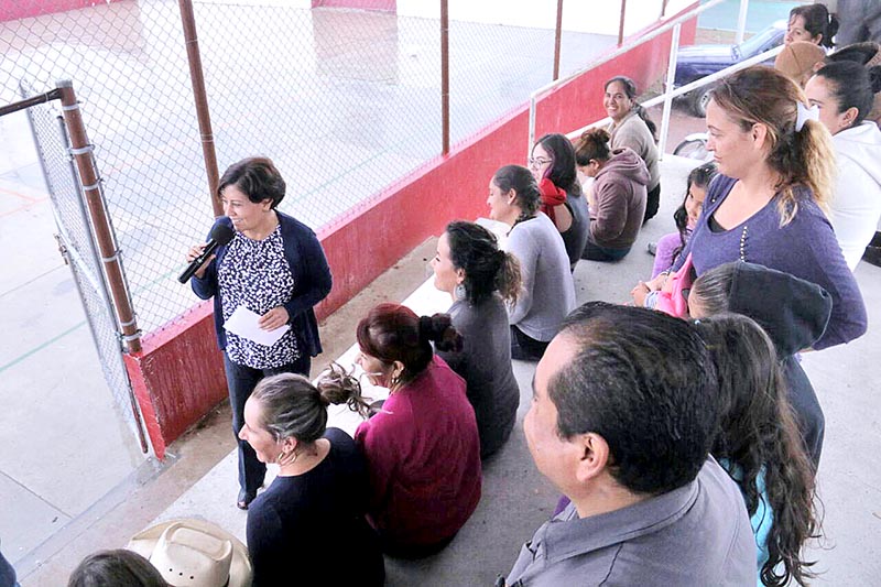 La alcaldesa Judit Guerrero insistió en que esta conectividad facilitará a niños y jóvenes el acceso a la información para que realicen sus tareas escolares ■ FOTO: LA JORNADA ZACATECAS