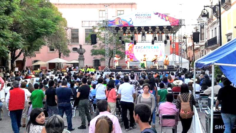 El Festival Zacatecas del Folclor Internacional atrajo visitantes de varios estados n foto: La Jornada Zacatecas