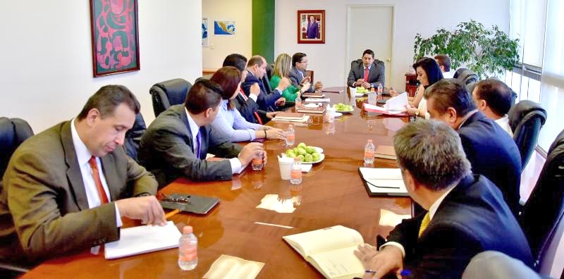 Miranda se reunió con subsecretarios, directores y jefes de departamento de la Sefin ■ FOTO: LA JORNADA ZACATECAS