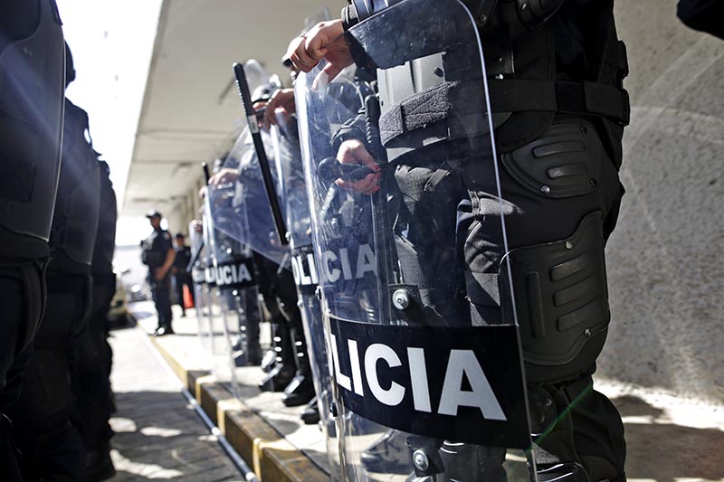 Recientemente se entregó equipo a policías preventivos de la capital ■ FOTO: LA JORNADA ZACATECAS