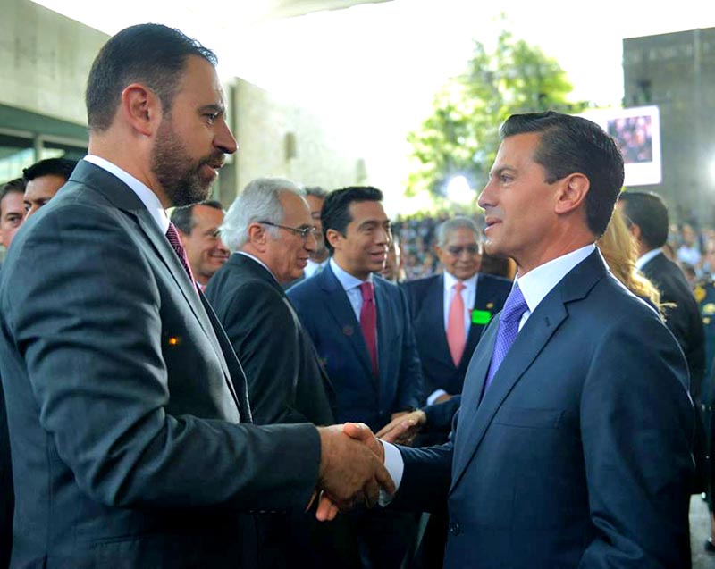 El gobernador Alejandro Tello saludó al presidente Enrique Peña n foto: La Jornada Zacatecas