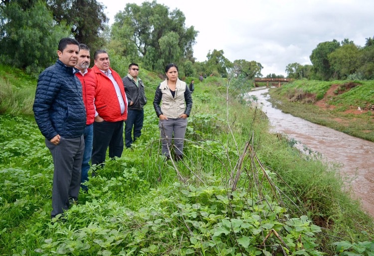 Autoridades verificaron las afectaciones recientes por la creciente del arroyo en esta temporada ■ FOTO: LA JORNADA ZACATECAS