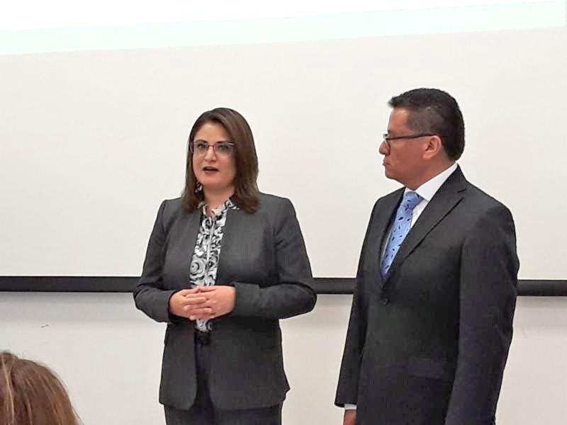 La secretaria de las Mujeres, Adriana Rivero Garza, y el magistrado presidente del TSJEZ, Armando Ávalos, inauguraron los trabajos ■ FOTO: LA JORNADA ZACATECAS