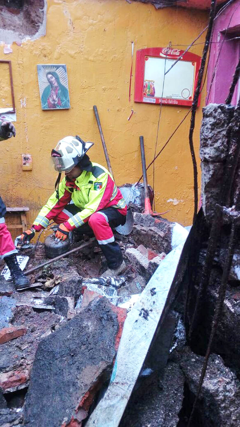 En la capital del estado se han colapsado los techos de varias viviendas ■ FOTO: LA JORNADA ZACATECAS