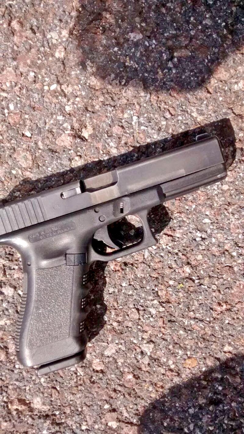 Agentes estatales incautaron un arma de fuego corta, calibre 9 milímetros, marca Glock y número de serie tallado n foto: la jornada zacatecas