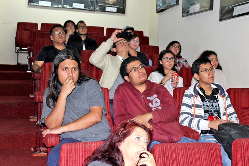 Asistentes a los Martes de la Ciencia n foto: la jornada zacatecas