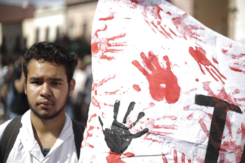 En la marcha del 2 de octubre, estudiantes de la UAZ exigieron justicia para sus compañeros asesinados n foto: andrés sánchez