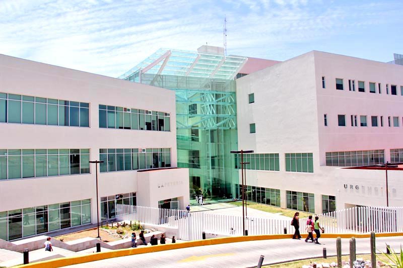 Exterior del Hospital General de Zacatecas “Luz González Cosío” ■ FOTO: LA JORNADA ZACATECAS