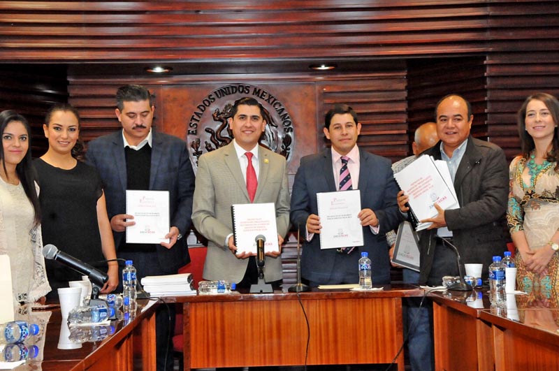 El 17 de noviembre el Ejecutivo presentó a la 62 Legislatura el paquete fiscal 2018 n foto: la jornada zacatecas