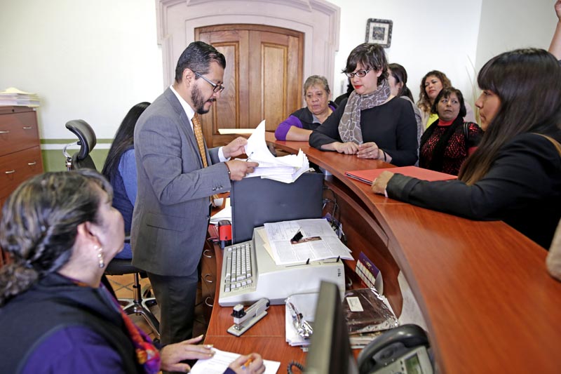 Las organizaciones entregaron el documento en Palacio de Gobierno n n foto: andrés sánchez