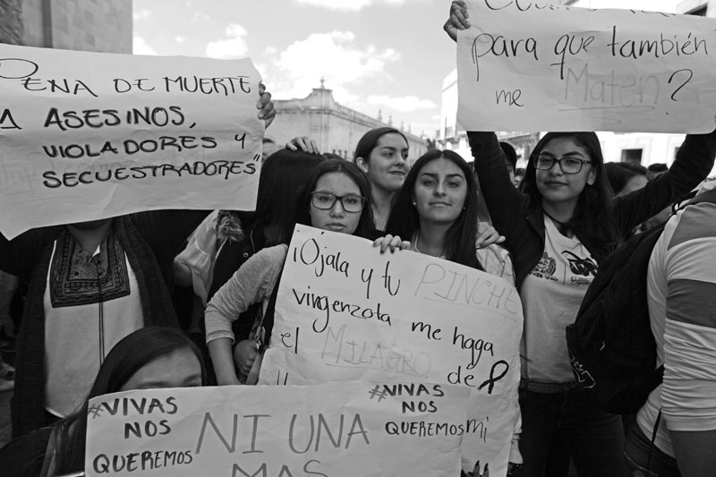Marcha por el reciente feminicidio de Cinthia Nayeli Vásquez, estudiante de la UAZ n foto: andrés sánchez