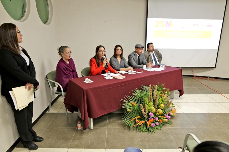 Las autoridades estatales ofrecieron una conferencia de prensa n foto: andrés sánchez