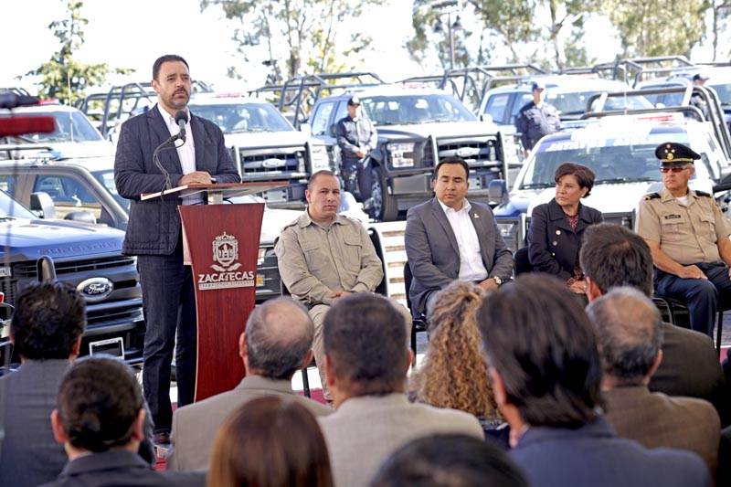 Este martes el gobernador Alejandro Tello entregó 65 vehículos a las corporaciones de seguridad de la entidad n foto: la jornada zacatecas