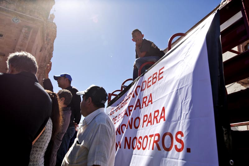 Introductores, carniceros y matanceros se habrían manifestado este martes a las afueras de Palacio de Gobierno contra el cierre del rastro en Zacatecas ■ FOTO: ALMA RÍOS