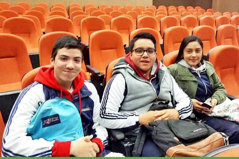 De seis jóvenes que participan en la comitiva, cuatro son del Cobaez n foto: la jornada zacatecas